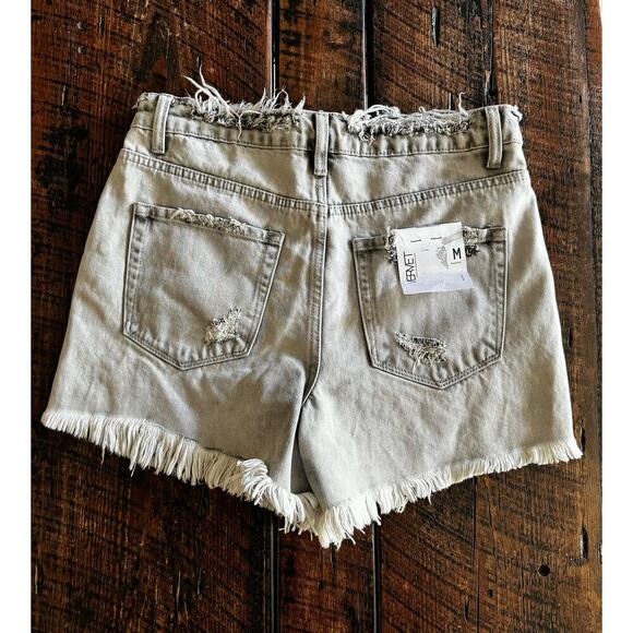 Vervet Super High Rise Destroyed Distressed Raw Hem Light Gray Shorts Size M - Picture 13 of 14